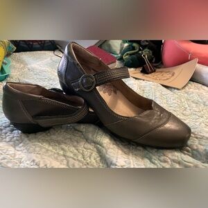 Taos Gray Mary Jane Shoes